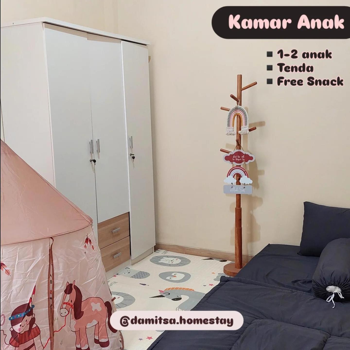 Damitsa Homestay Syariah Вонособо Екстериор снимка