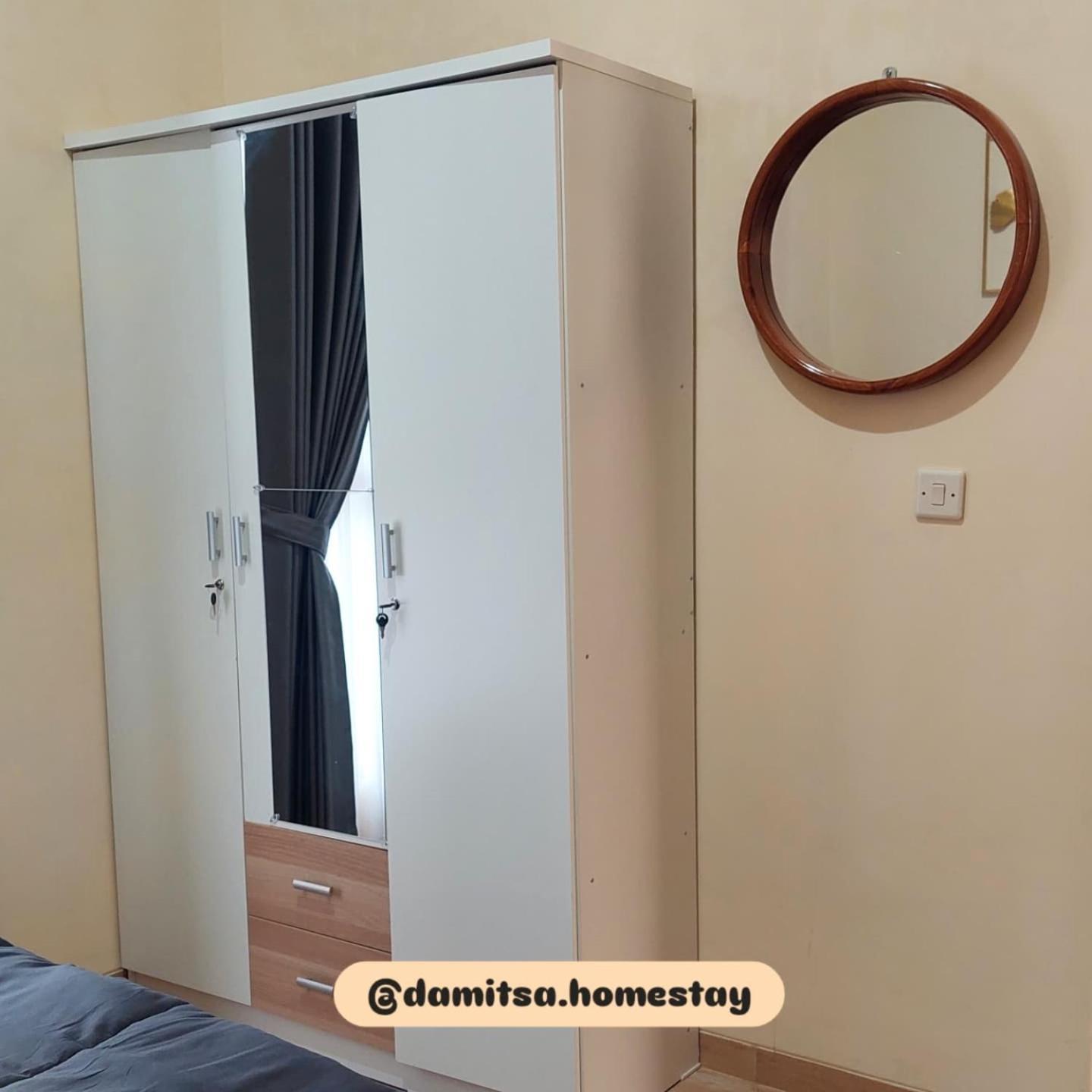 Damitsa Homestay Syariah Вонособо Екстериор снимка