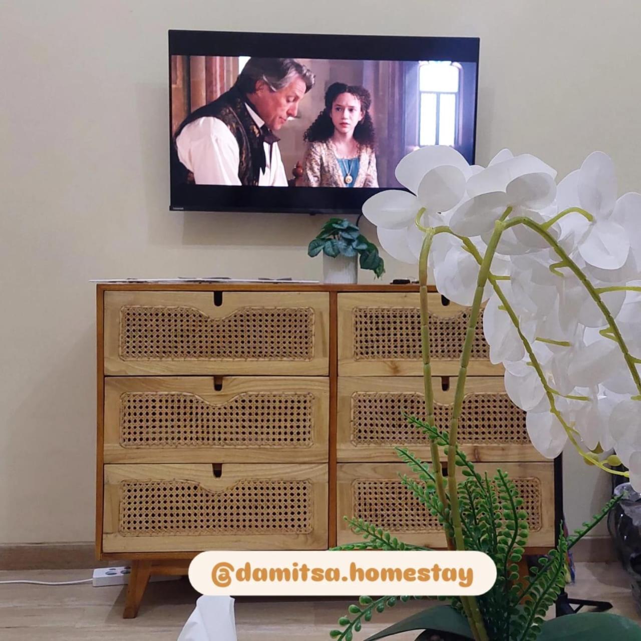 Damitsa Homestay Syariah Вонособо Екстериор снимка